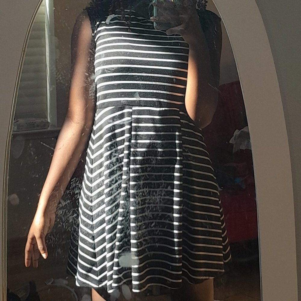 Black and white stripped Cherokee xl short sleeve dress